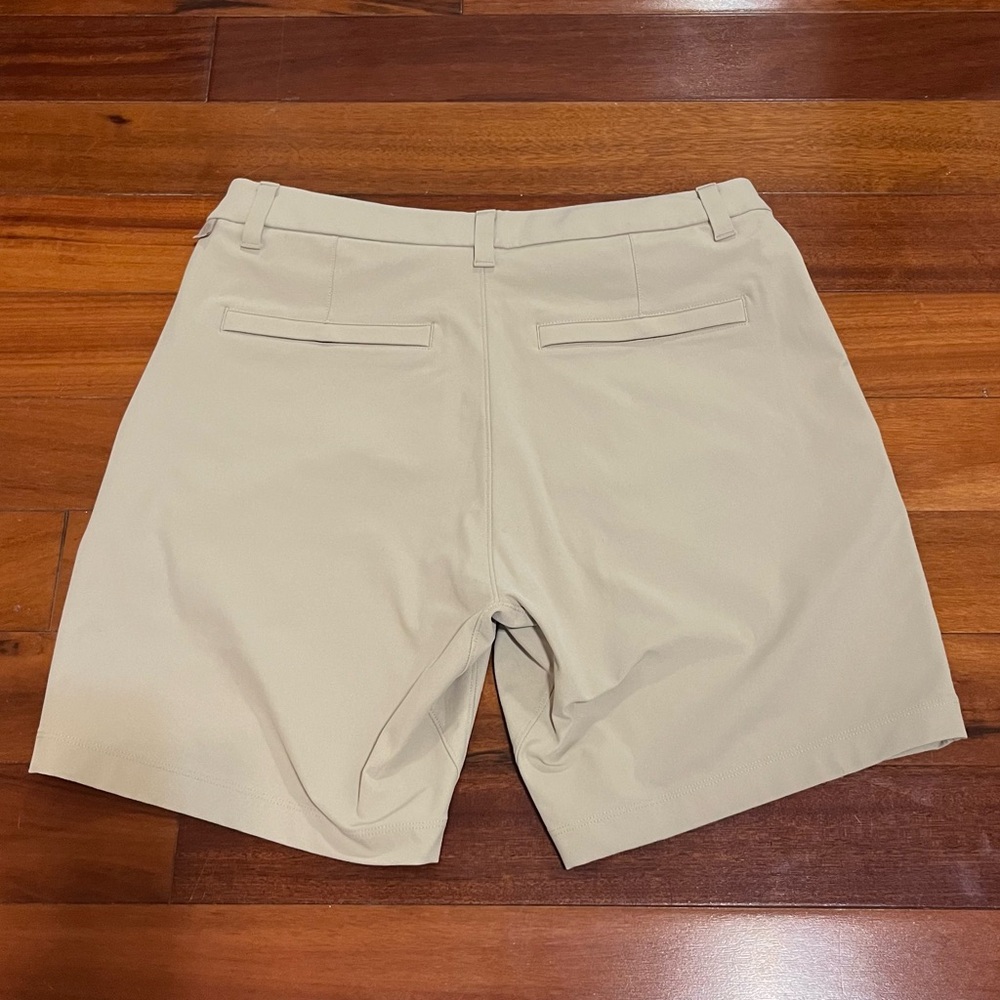 Lululemon Men’s Commission Khaki shorts